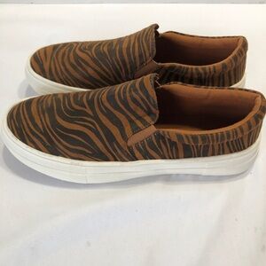 Coconuts by Matisse Shoes Women sz 7 S Molly Slip-on Sneaker Tiger Stripe Brown